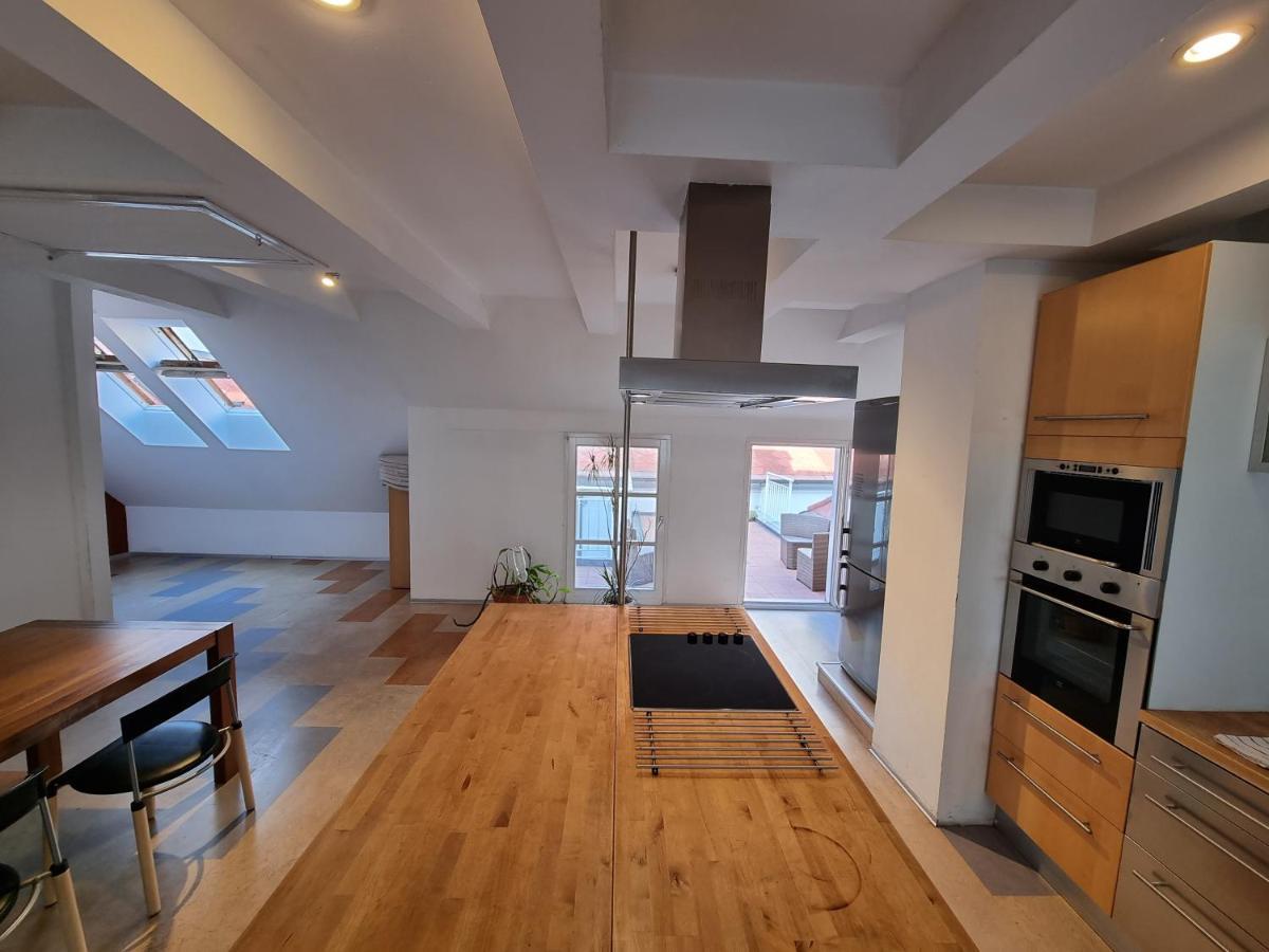 Alina'S Apartment Виена Екстериор снимка